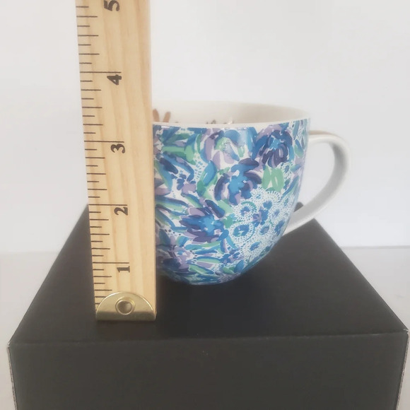 Lilly Pulitzer 19 oz Blue/Purple Ceramic Coffee  Mug. - Picture 6 of 6